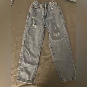 Ripped jeans light wash size kids 8-9